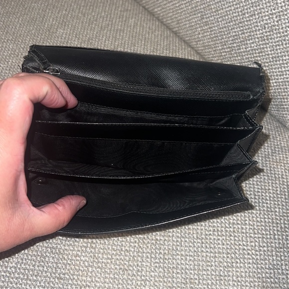 **UNDER CONSTRUCTION** GUC Prada Black Saffiano Leather Double Snap Wallet - Picture 11 of 16